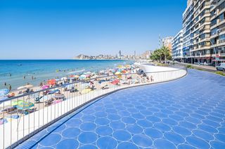 Flat  Avenida armada española. Espectacular amplio piso con 2 terrazas en 1 línea de playa poni