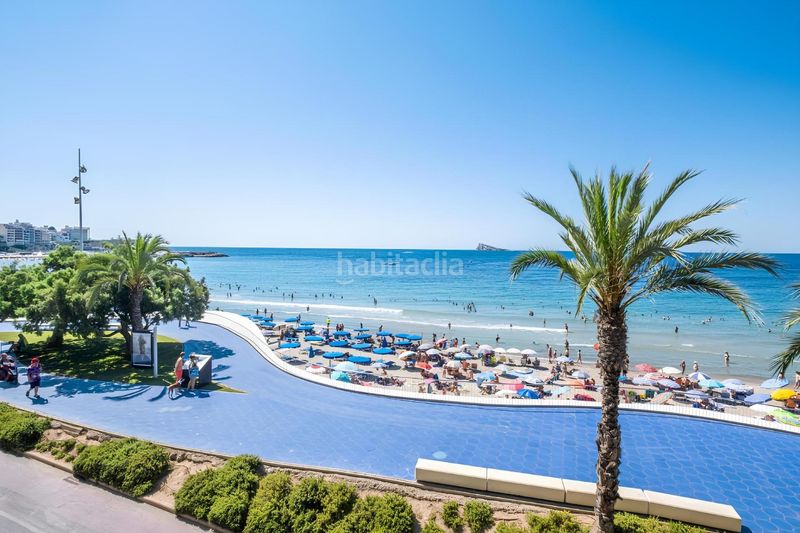 Foto fa5a79c0-7e8a-40d9-b7f6-80450f20e3d3. Pis amb aparcament piscina a Playa Poniente Benidorm