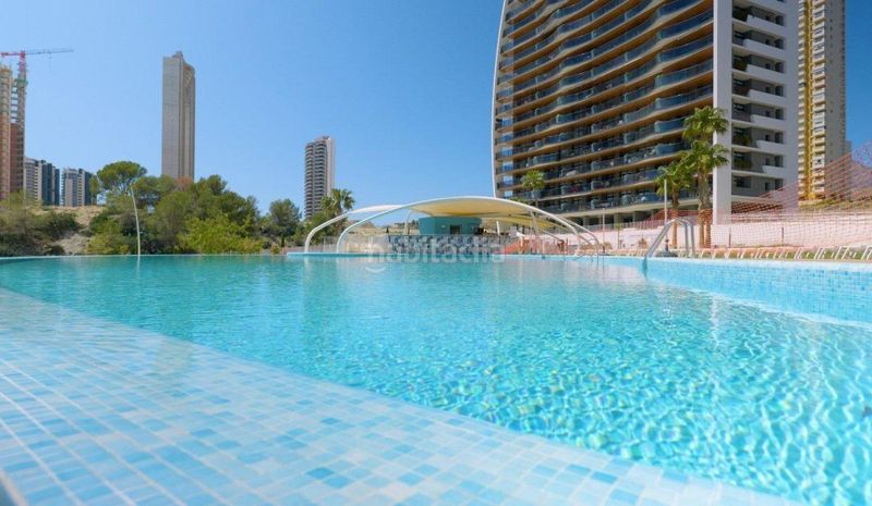 Foto 1c9d5009-633c-46df-b3de-3f25e5a59168. Pis amb aparcament piscina a Playa Poniente Benidorm