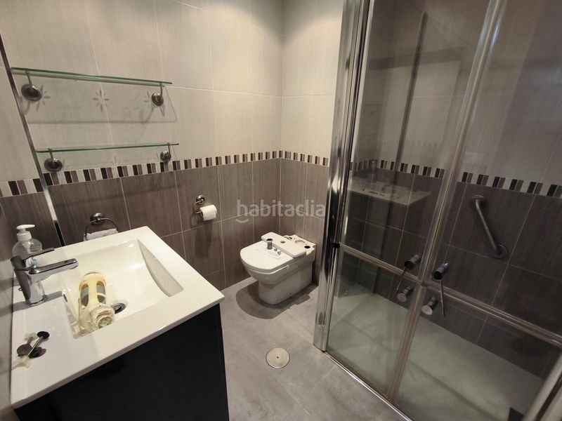 Foto 2f8be471-2801-4923-abbe-32938cd86527. Pis amb aparcament piscina a Playa Poniente Benidorm