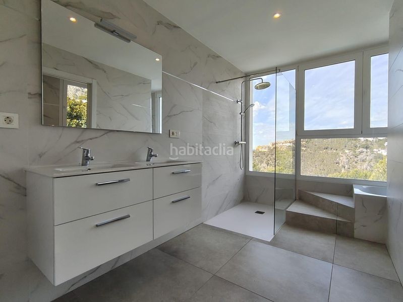 Foto a418aa0a-e43f-44b1-b810-d70070fda4d3. Xalet amb calefacció aparcament piscina a Altea hills Altea
