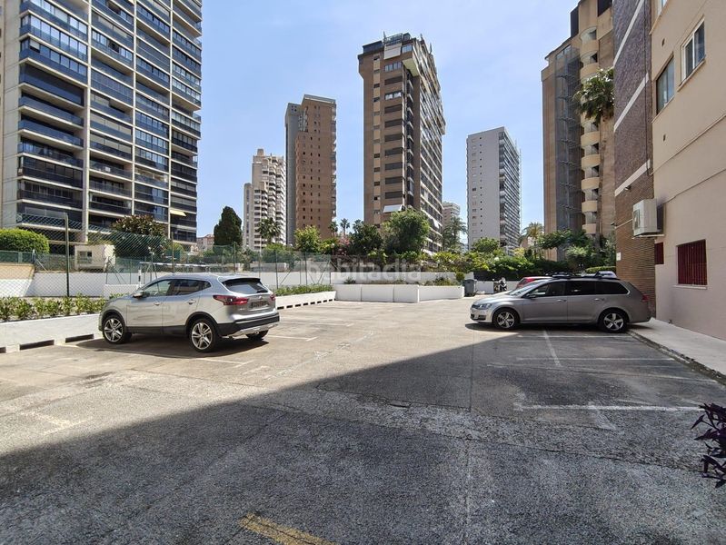 Foto 31184457-d6e8-4dc4-9b15-9e0a90c39d00. Pis amb aparcament piscina a Levante Alto Benidorm