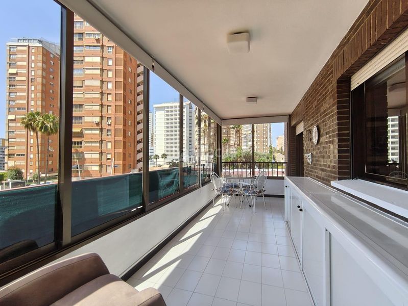 Foto fce816fe-13b0-4a74-bbb8-a9f840ade46d. Pis amb aparcament piscina a Levante Alto Benidorm