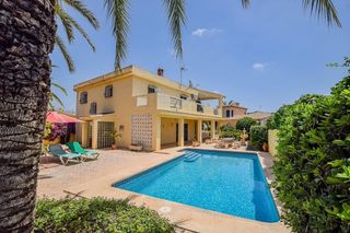 Chalet en Escandinavia-Cautivador. Encantador chalet con piscina privada en zona colonia escandinav