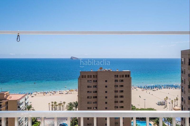 Foto fd1b0d3d-e0ac-48cf-813a-93f793460721. Àtic amb calefacció aparcament a Playa Poniente Benidorm