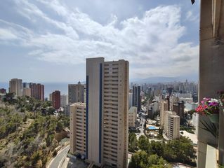 Apartament a Rincón Alto. Reformado piso de esquina con fantásticas vistas al mar y benido