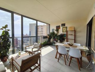 Apartment  Calle sierra dorada. Reformado piso de esquina con fantásticas vistas al mar y benido