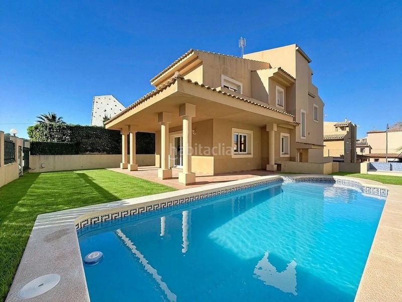 Foto 914c3021-861f-41b0-be2c-f7ba29fc5d4f. Xalet amb calefacció piscina a Sierra Helada Benidorm
