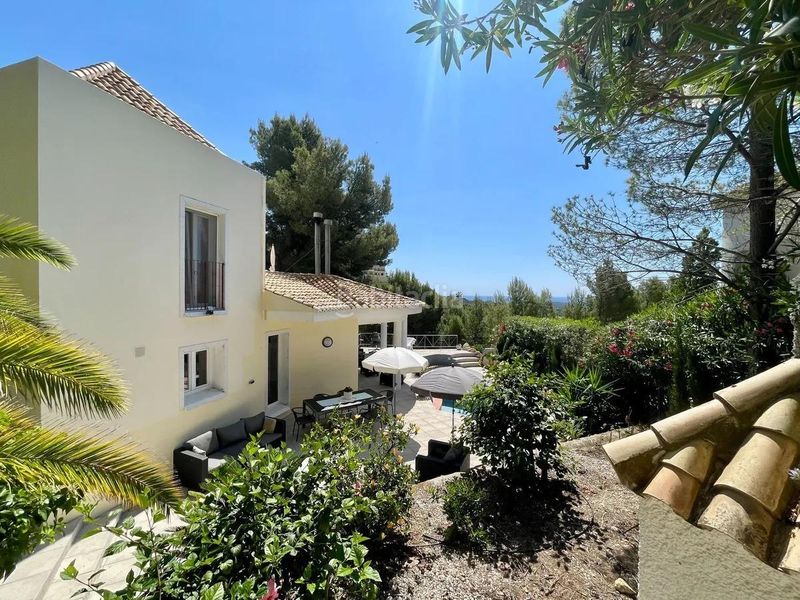 Foto a3b0ccf7-a47b-42bb-b23e-e2376777bed2. Xalet amb calefacció aparcament piscina a Altea la vella Altea