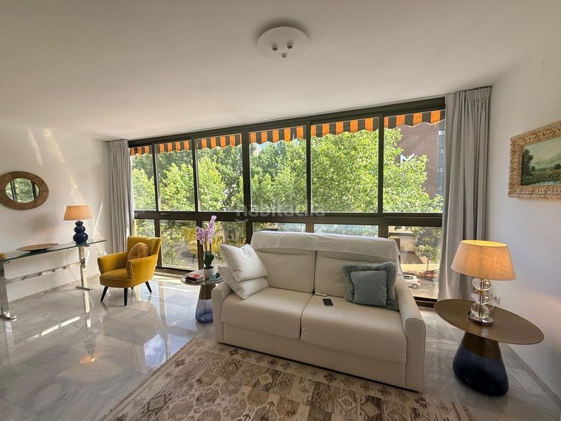 Foto c21e7991-abac-4dc5-bc42-3f2d77a960ef. Apartament amb piscina a Playa Levante Benidorm
