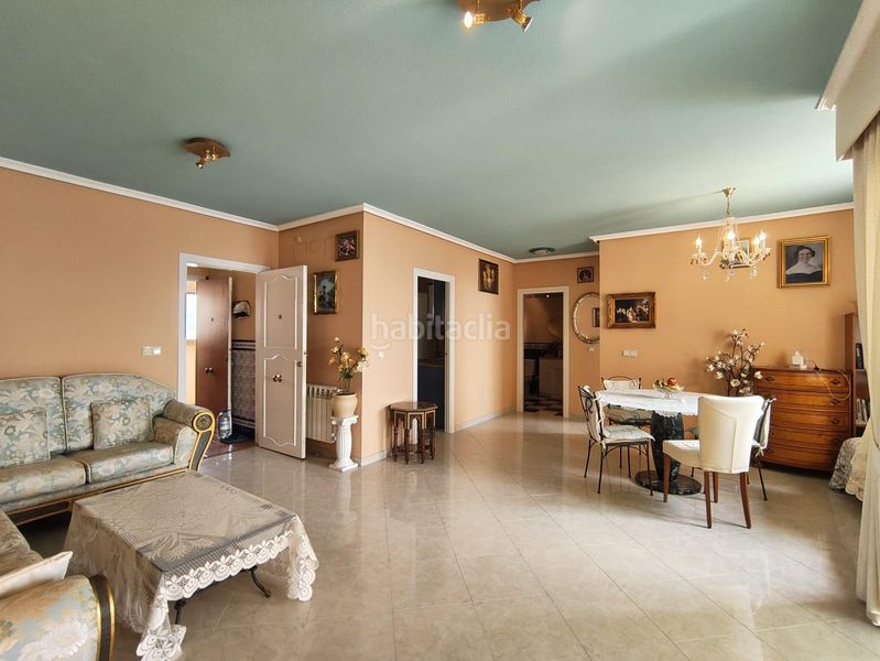 Foto 1f8c86c5-95a9-4061-85a1-cf3b2a0617ea. Apartament amb calefacció piscina a Playa Poniente Benidorm