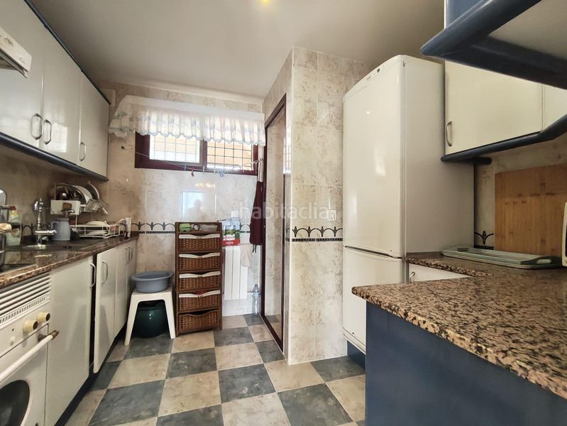 Foto 446bde19-083a-4ddd-a23d-86d0b5e412f5. Apartament amb calefacció piscina a Playa Poniente Benidorm