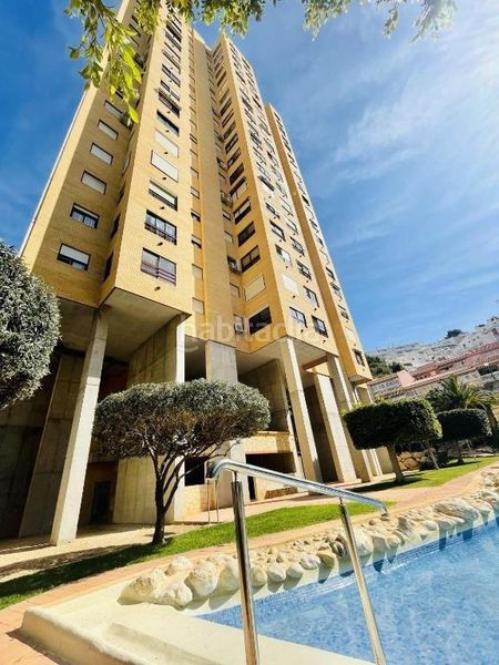 Foto 4bec7829-76ba-453f-a4f1-5989efc091b5. Apartament amb calefacció piscina a Playa Poniente Benidorm