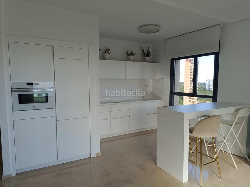 Foto 0e885dd7-85c0-434d-9af1-37ab668d6dc6. Apartament amb calefacció aparcament piscina a Via Parque Benidorm