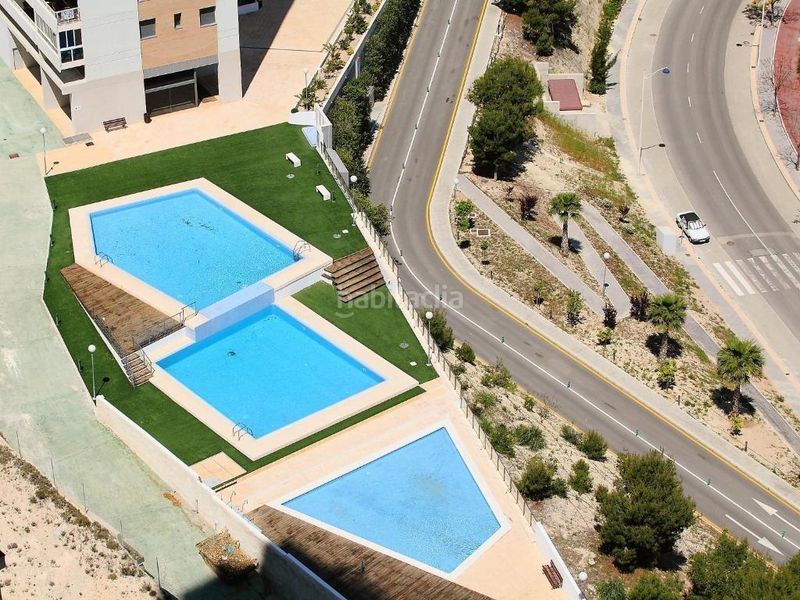 Foto 4128eafe-4969-44b2-bf4b-6ed623f3108a. Apartament amb calefacció aparcament piscina a Via Parque Benidorm