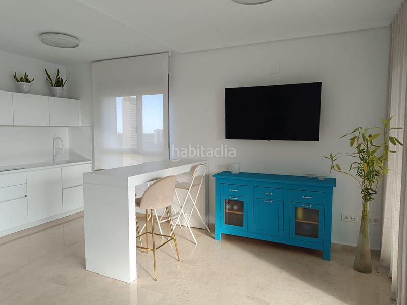 Foto 5136dbd0-669d-437f-bf8e-fa40353b2517. Apartament amb calefacció aparcament piscina a Via Parque Benidorm