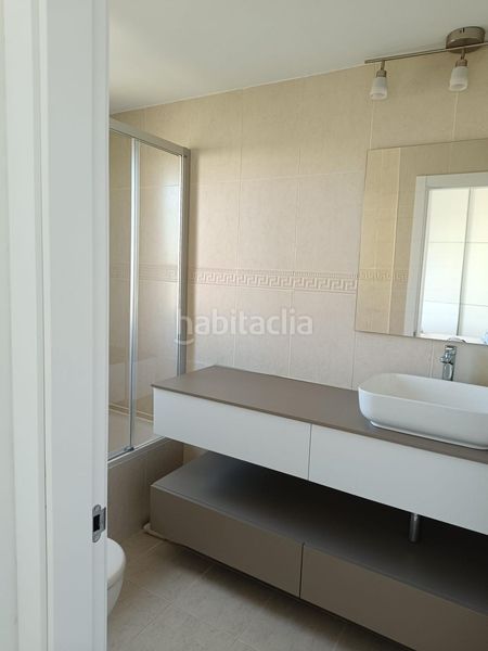 Foto 90b9461a-92f1-4470-846c-fc65eb35f659. Apartament amb calefacció aparcament piscina a Via Parque Benidorm