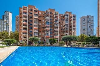 Appartamento  Avenida juan fuster zaragoza. Amplio piso de esquina con 3 dormitorios y plaza de garaje subte