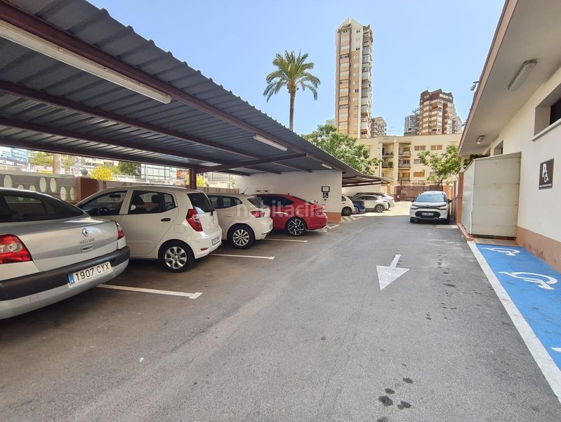 Foto 38d15368-87da-42d0-90f1-cbe91c4afbb6. Apartament amb aparcament piscina a Playa Levante Benidorm