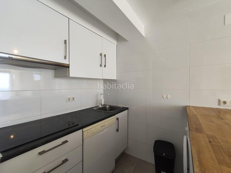 Foto 707c7714-8dc8-4fb7-9324-313a89c50e8b. Apartament amb aparcament piscina a Playa Levante Benidorm