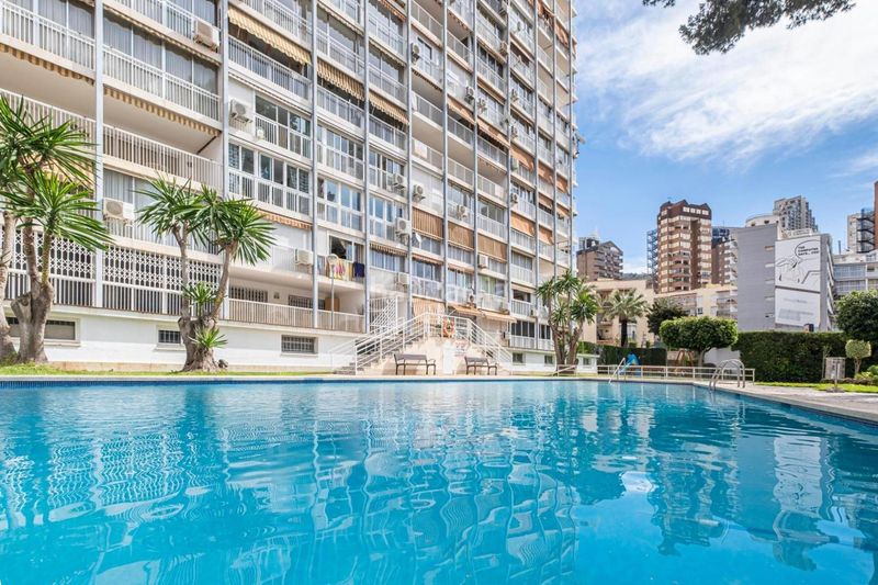 Foto 85207351-70ba-4de5-890f-a3b8d4142d3f. Apartament amb aparcament piscina a Playa Levante Benidorm