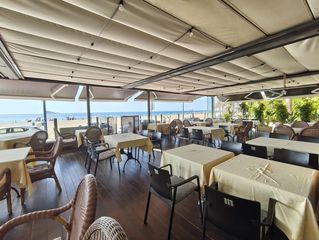 Locale commerciale  Avenida vicente llorca alos. Espectacular restaurante en 1 línea playa poniente con gran terr