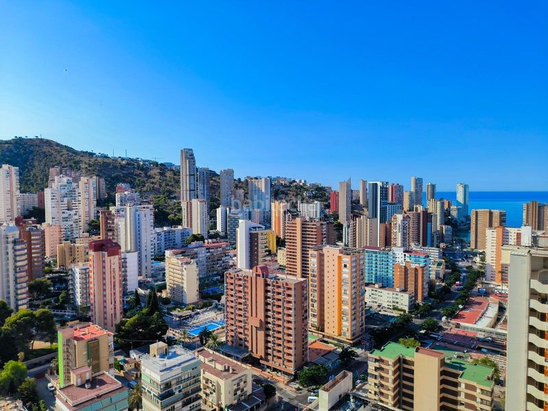 Foto 2b7a57ba-e190-4ca5-a5eb-85e18a6a32ac. Dúplex amb aparcament piscina a Rincón Bajo Benidorm