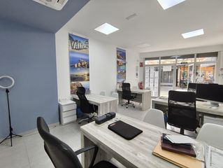 Office space in Playa Levante. Reformada oficina ubicada entre 1 y 2 linea playa levante en zon