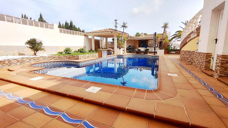 Foto 29a34e68-5de5-42b0-8ec4-273aa44d5232. Casa aparellada amb piscina a La Nucia Pueblo Nucia (la)