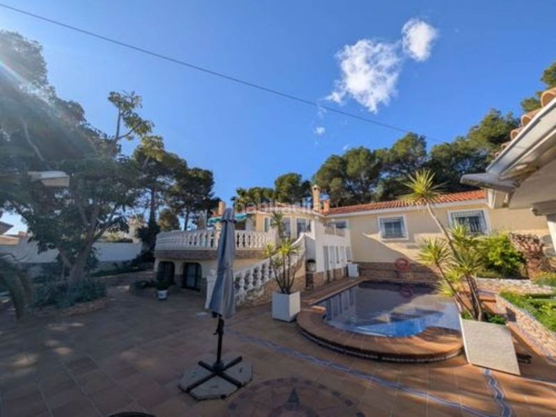 Foto 2ee186a6-7328-4c67-90f9-747843f7d146. Casa aparellada amb piscina a La Nucia Pueblo Nucia (la)