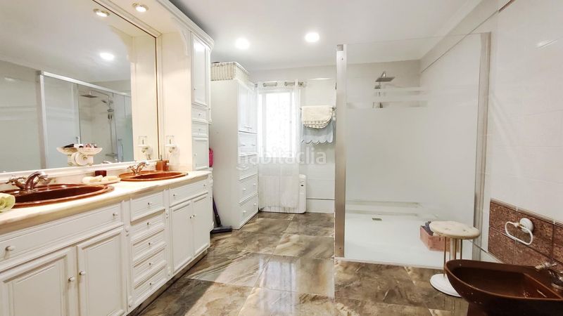 Foto 9040733b-8f94-480c-a47d-e05fa2c56ff3. Casa aparellada amb piscina a La Nucia Pueblo Nucia (la)