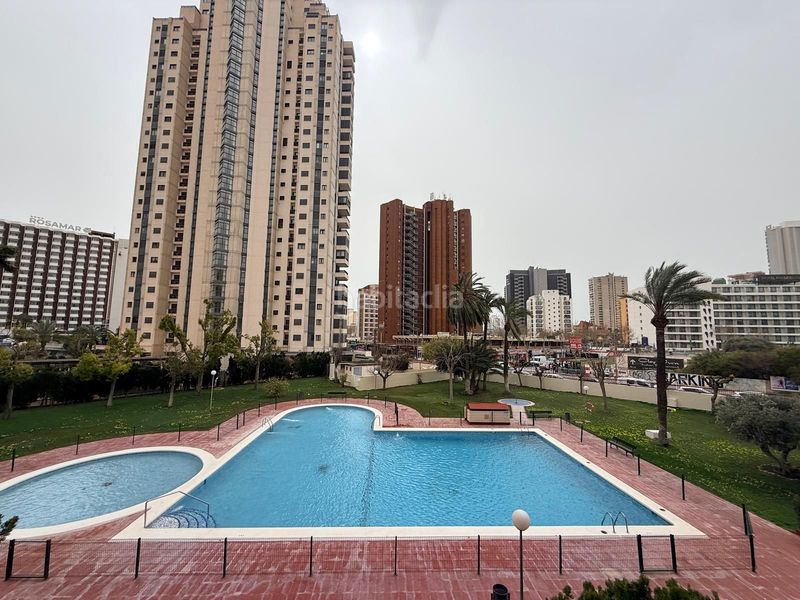 Foto 56a8ce21-912e-443b-8cd6-7e4badbe0ada. Apartamento bonito reformado piso con 2 dormitorios y terraza acristalada en zona rincon de loix llano. en Benidorm