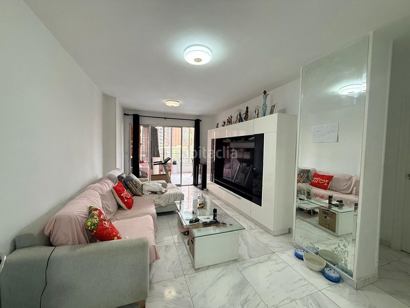 Foto a60195f4-711f-493a-9a4d-0af772945418. Apartamento bonito reformado piso con 2 dormitorios y terraza acristalada en zona rincon de loix llano. en Benidorm