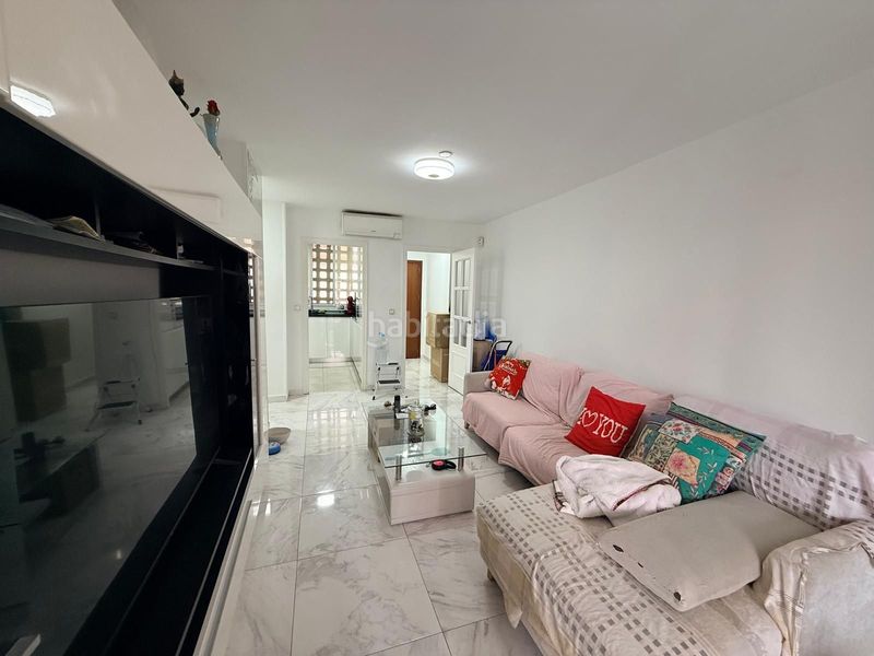 Foto b8f36461-7ed7-4130-977c-a3574fdb5e97. Apartamento bonito reformado piso con 2 dormitorios y terraza acristalada en zona rincon de loix llano. en Benidorm