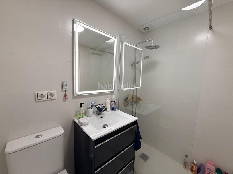 Foto fb3d89c2-d7db-49dd-89e0-9b66eb3113d1. Apartamento bonito reformado piso con 2 dormitorios y terraza acristalada en zona rincon de loix llano. en Benidorm