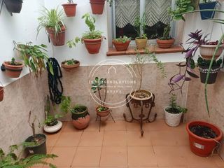 Appartamento  Calle sancho craso. Piso con patio privado en c�rdoba capital ideal para vivir o inv