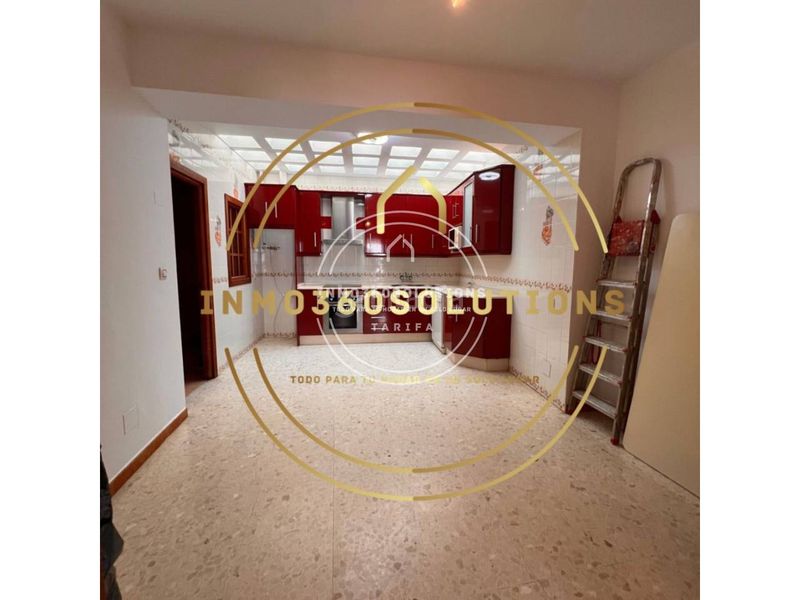 Foto e312bae2-04a5-4dab-96d0-70d85c386797. Edifici a Tarifa ciudad Tarifa