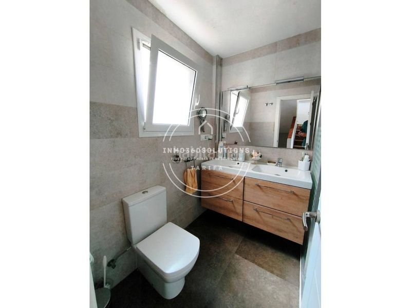 Foto 1a54ae87-f14f-4cdc-950e-8233679c7f7f. Casa aparellada amb aparcament a Tarifa ciudad Tarifa
