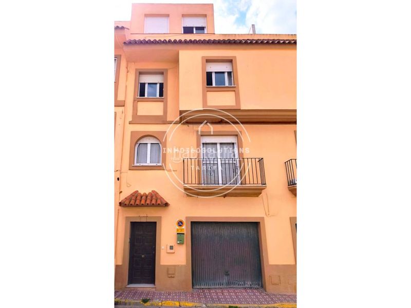 Foto 83ddb0bd-ac49-467a-bc51-a8606984444a. Casa aparellada amb aparcament a Tarifa ciudad Tarifa