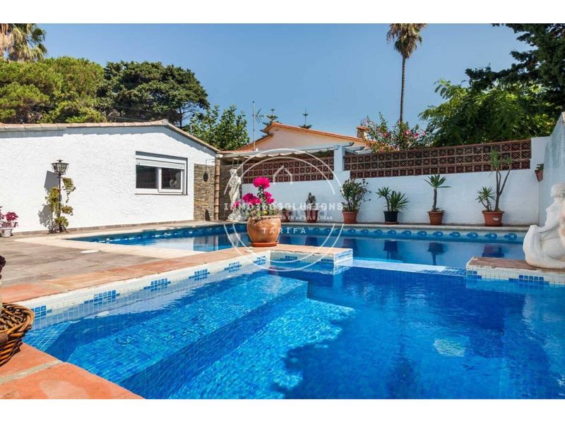 Foto 60810ea2-3e5a-4294-8872-59dfe40380da. Xalet amb piscina a Alcorrín Manilva