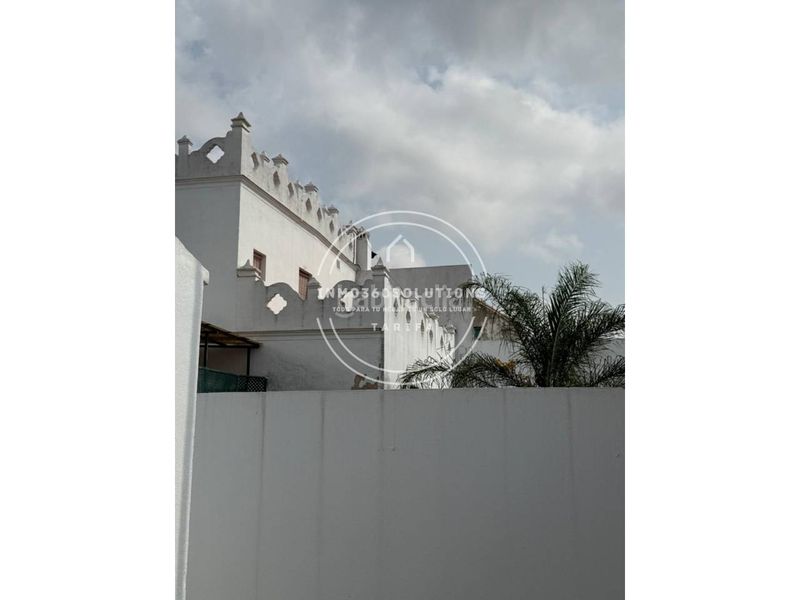 Foto b4def626-bdba-4d4f-bb2b-23302da99287. Edificio in Barrios (Los)