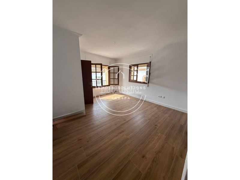 Foto ca26aa8a-984e-4ba0-a2a8-7c09b1ac3107. Edificio in Barrios (Los)