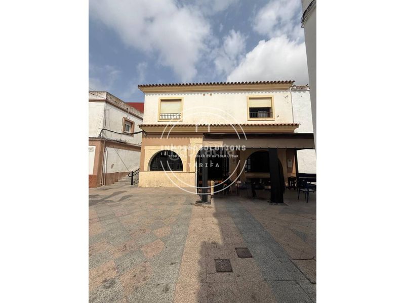 Foto ed7eda02-99ff-4516-a299-8bf0dd88df93. Edificio in Barrios (Los)