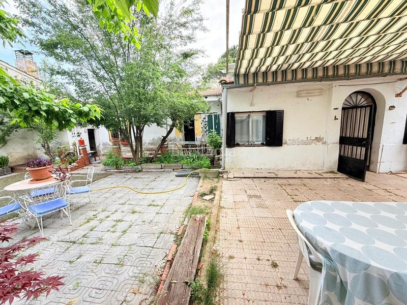 Foto b04d558c-d521-463e-bf77-7a998dbf028f. Casa amb aparcament a Escalona