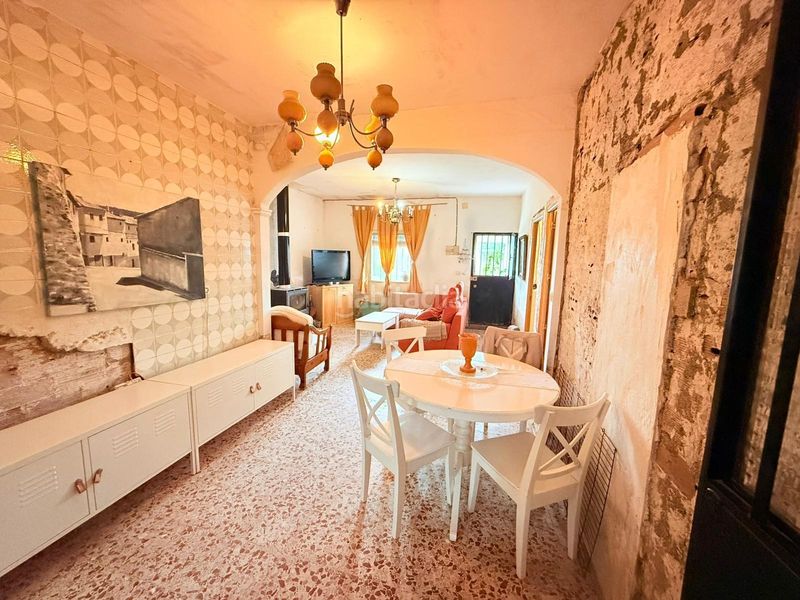 Foto b3637653-ea8a-4ec4-b640-7e8ef48e9387. Casa amb aparcament a Escalona