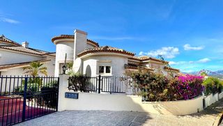 Casa en L�Albir. Encantadora villa pareada de esquina en excelente ubicacioacuten