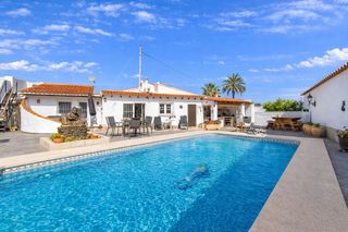Casa en L�Albir. Magniacutefica vivienda de una sola planta en el corazoacuten de