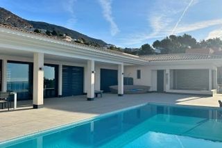 Casa en Altea Ciudad. Descubre una propiedad uacutenica donde el lujo, la privacidad y