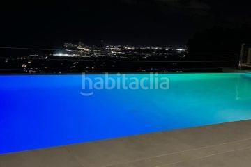 Foto 0a1dd754-ef8c-4478-b20d-d29dd3a557b2. Casa descubre una propiedad uacutenica donde el lujo, la privacidad y el confort se fusionan en perfecta armoniacutea.ampnbspesta espec en Altea