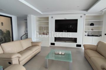 Foto 18c968d7-8c72-4d6f-a9c0-cf7031ef92af. Casa descubre una propiedad uacutenica donde el lujo, la privacidad y el confort se fusionan en perfecta armoniacutea.ampnbspesta espec en Altea